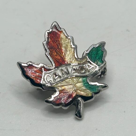 VNTG Silver Colorful Enamel Canada Maple Leaf Brooch Sterling Silver Lapel Pin - Picture 1 of 5